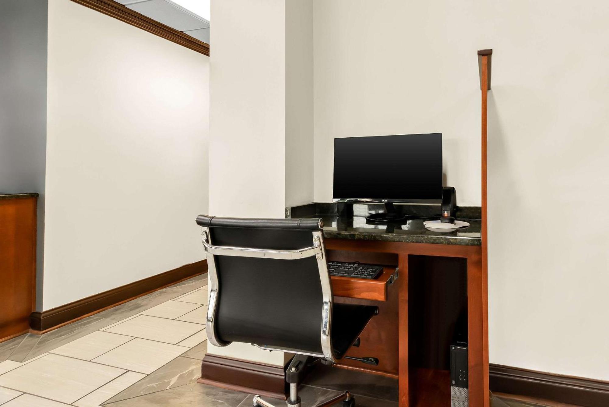 Quality Inn Russellville Экстерьер фото