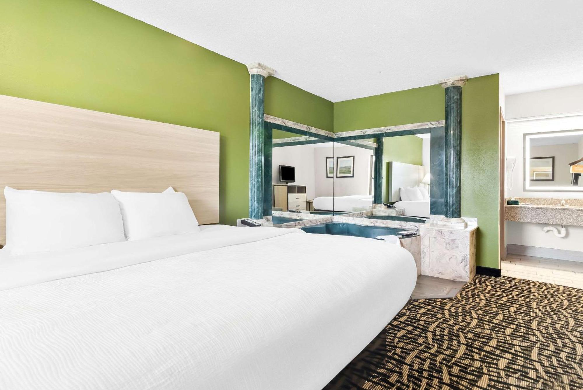 Quality Inn Russellville Экстерьер фото