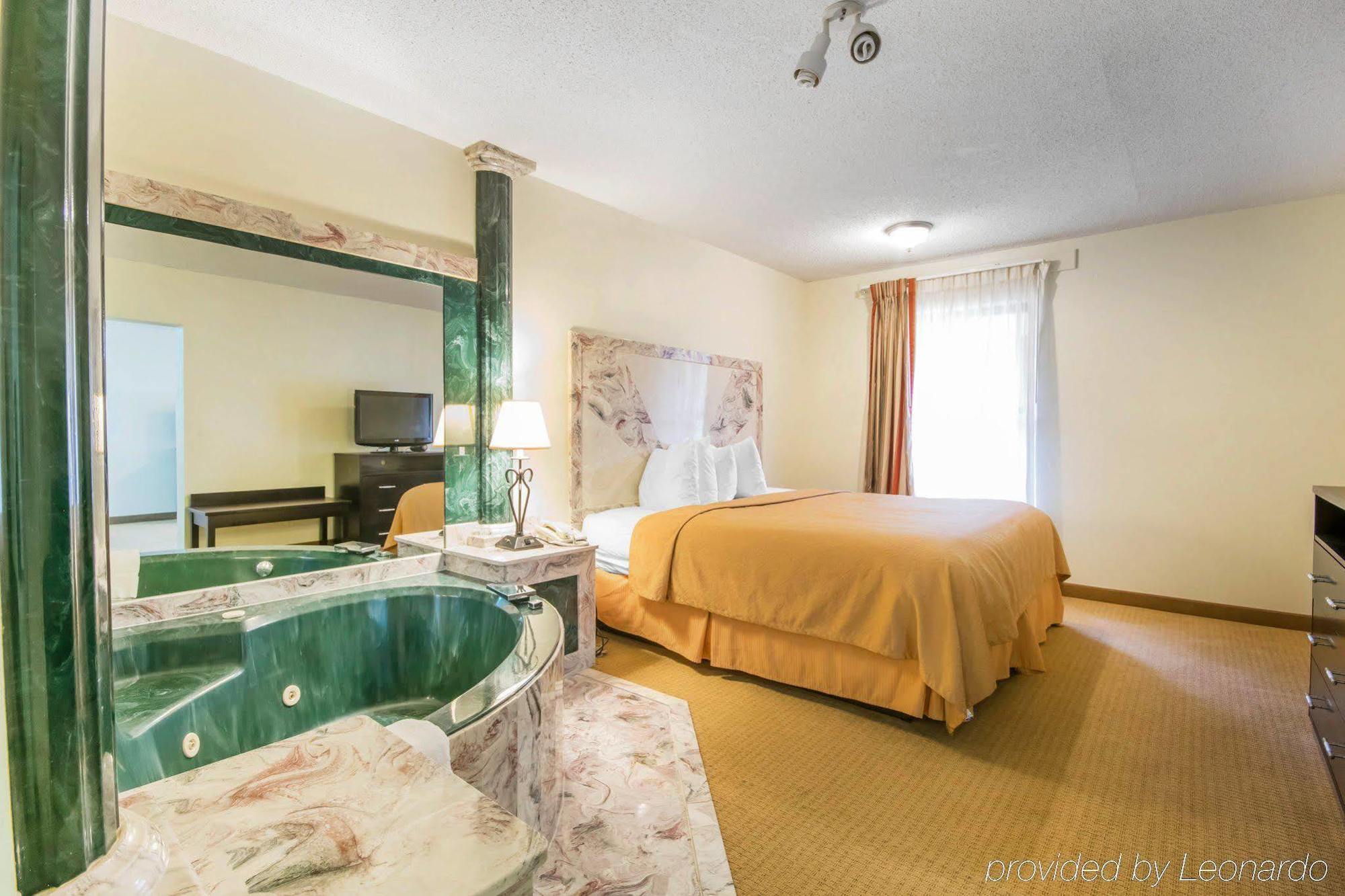 Quality Inn Russellville Экстерьер фото