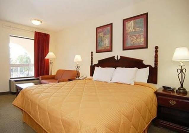 Quality Inn Russellville Экстерьер фото